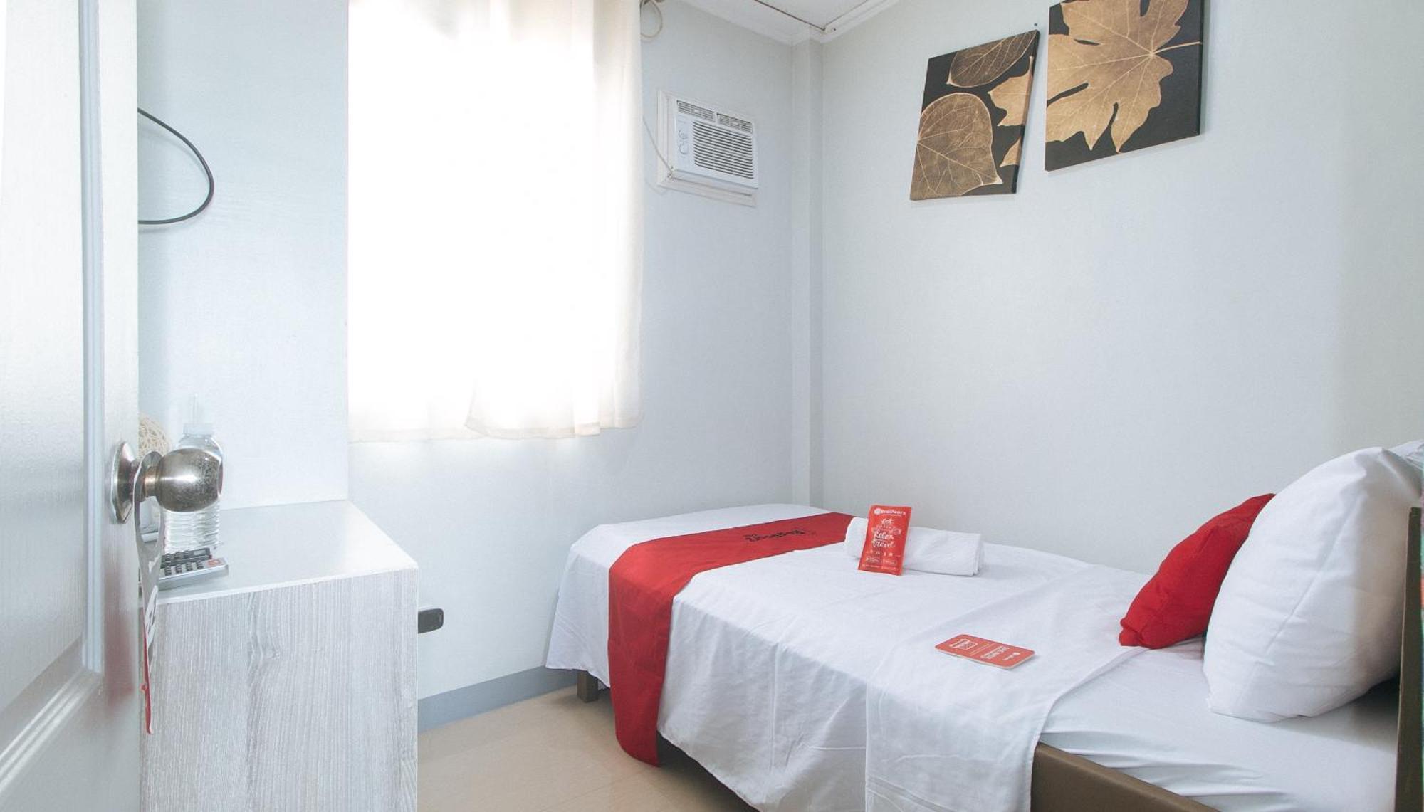 Reddoorz Hostel @ St. Paul Village Lapulapu Dış mekan fotoğraf